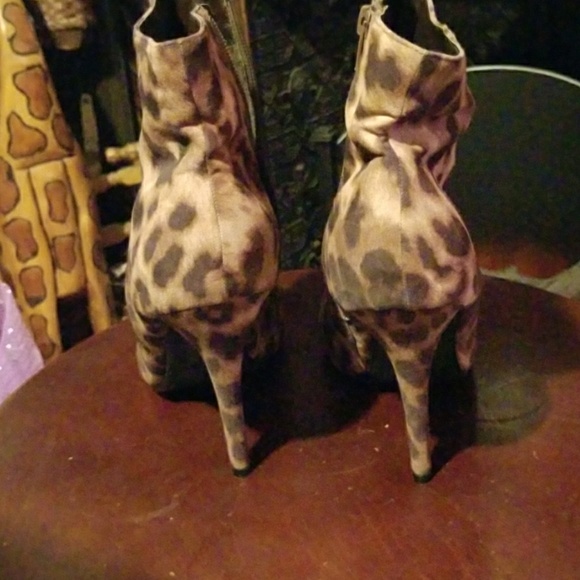 Leopard Booties - Picture 4 of 5